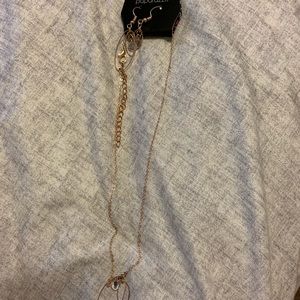 Paparazzi jewelry necklace with earrings
